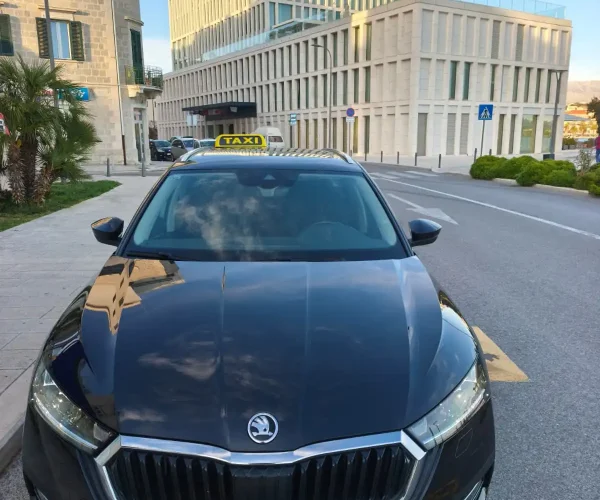 taxi trogir car